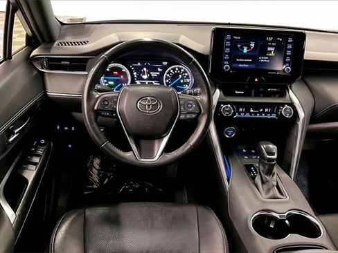 Used 2021 Toyota Venza XLE image 5