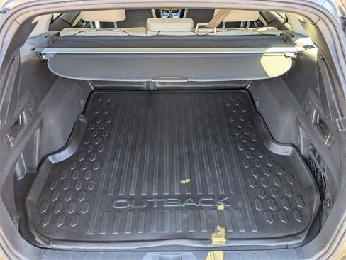 Used 2022 Subaru Outback Premium image 14