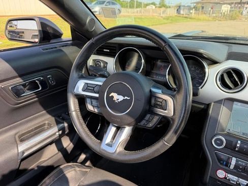 Used 2017 Ford Mustang Premium RWD image 13