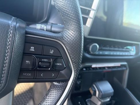 Used 2025 Toyota Tundra Limited AWD/4WD image 18