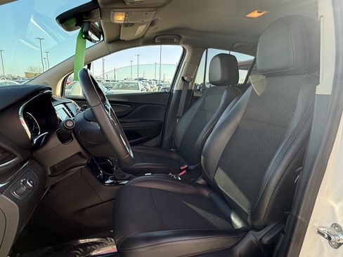 Used 2022 Buick Encore Preferred image 6