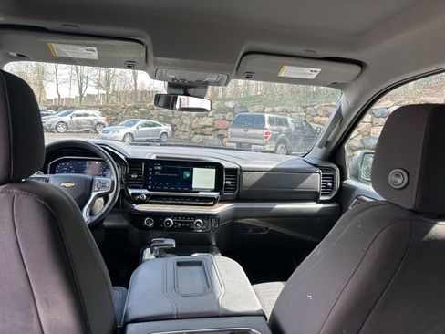 Used 2022 Chevrolet Silverado 1500 LT image 25