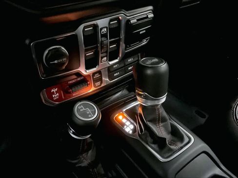 Used 2023 Jeep Wrangler Unlimited Rubicon w/ Cold Weather Group image 36