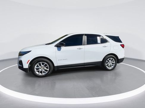 Used 2022 Chevrolet Equinox LS w/ LS Convenience Package image 6