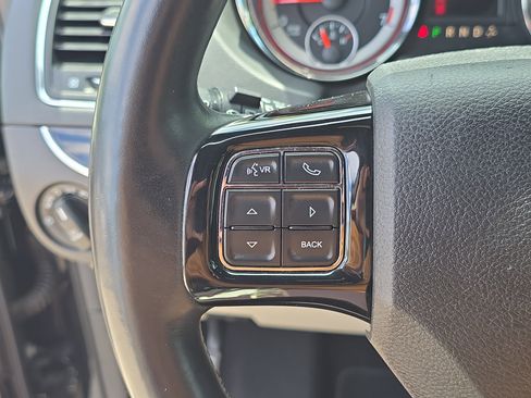 Used 2017 Dodge Grand Caravan SXT w/ Driver Convenience Group FWD image 31
