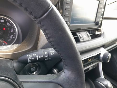 Used 2019 Toyota RAV4 XLE Premium w/ Cold Weather Package AWD/4WD image 20