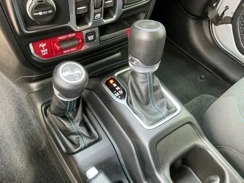 Used 2023 Jeep Wrangler Unlimited Rubicon 4xe w/ Cold Weather Group AWD/4WD image 21