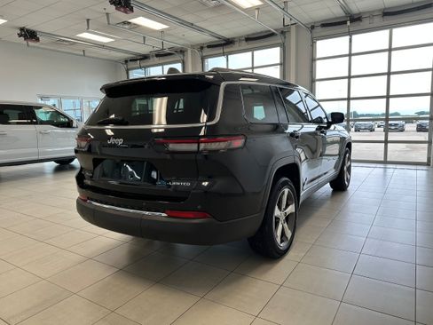 Used 2021 Jeep Grand Cherokee L Limited AWD/4WD image 5