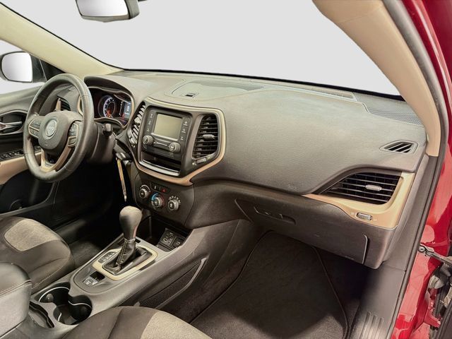 Used 2017 Jeep Cherokee Sport FWD image 22