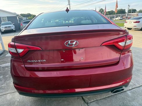Used 2015 Hyundai Sonata SE w/ Option Group 09 FWD image 9