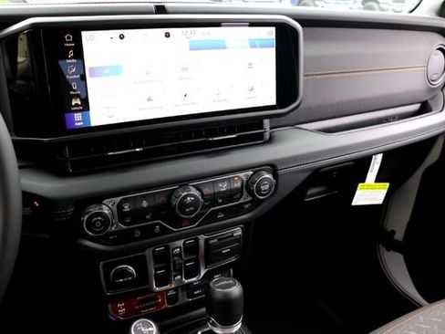 New 2026 Jeep Gladiator Mojave image 13