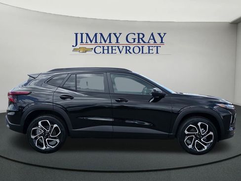 New 2026 Chevrolet Trax RS w/ Driver Confidence Package FWD image 6