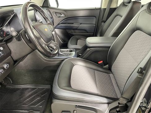 Used 2017 Chevrolet Colorado Z71 image 2