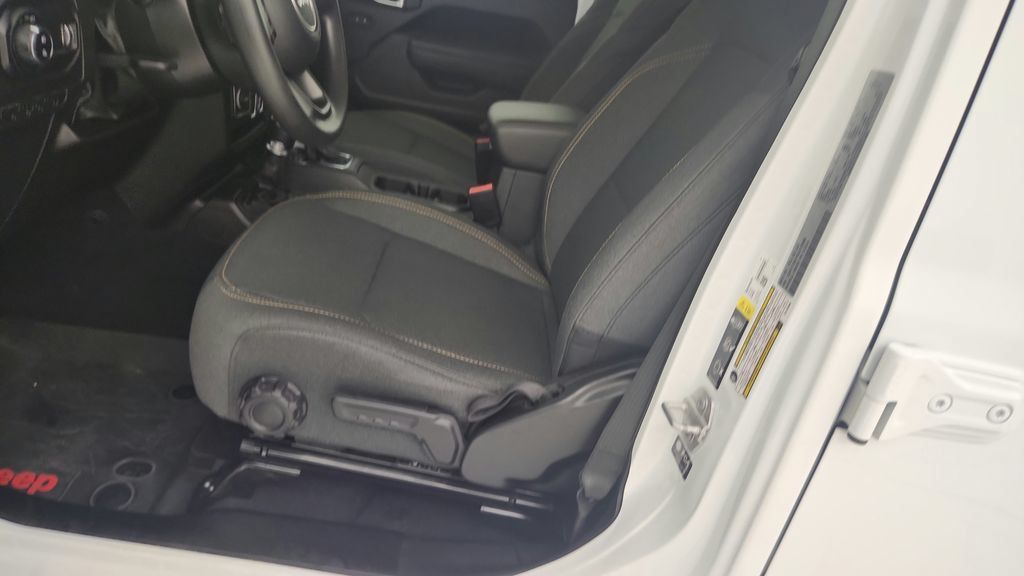 Used 2025 Jeep Gladiator Sport AWD/4WD image 35