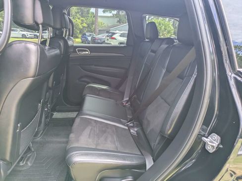 Used 2019 Jeep Grand Cherokee Altitude RWD image 14