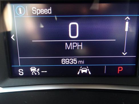 Used 2024 GMC Terrain SLE FWD image 23