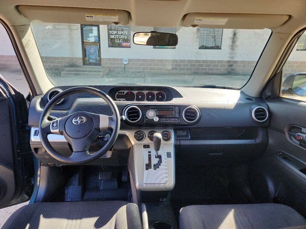 Used 2010 Scion xB FWD image 13