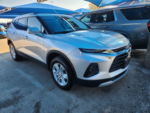 Used 2022 Chevrolet Blazer LT FWD image 1