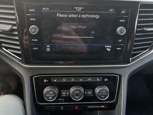 Certified 2023 Volkswagen Atlas Cross Sport SE image 19