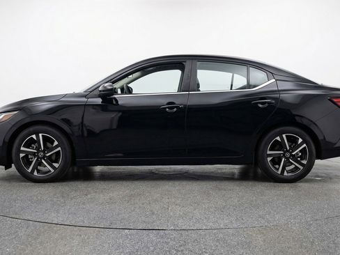 Used 2025 Nissan Sentra SV image 5