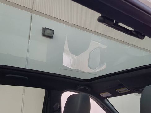 Certified 2025 Land Rover Discovery Sport Dynamic SE image 21