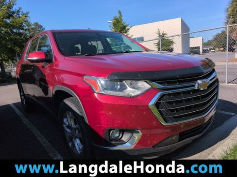 Used 2020 Chevrolet Traverse LT FWD image 1