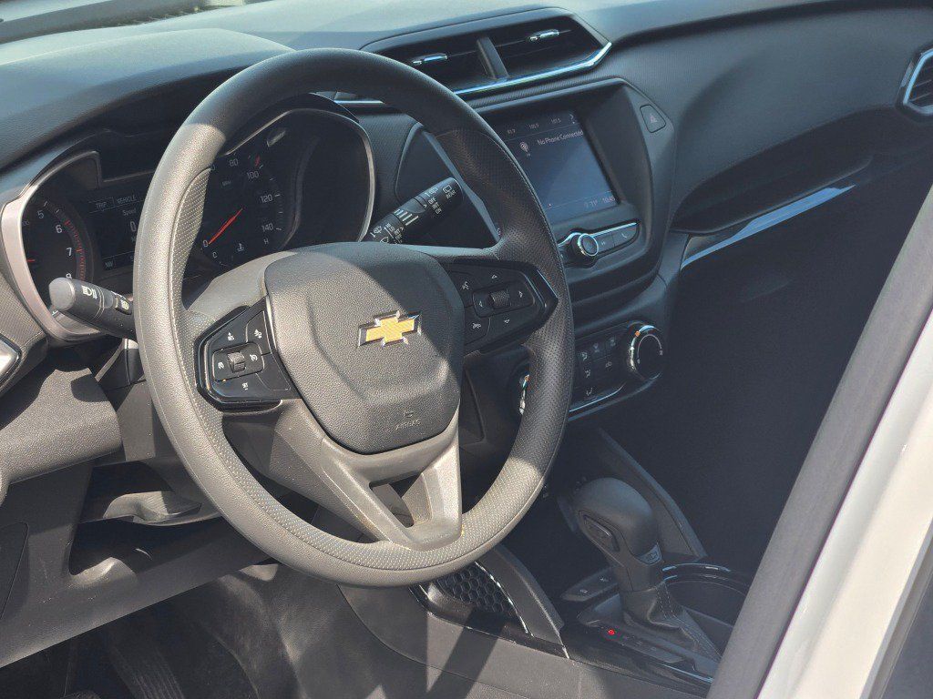 Used 2021 Chevrolet TrailBlazer LS FWD image 21