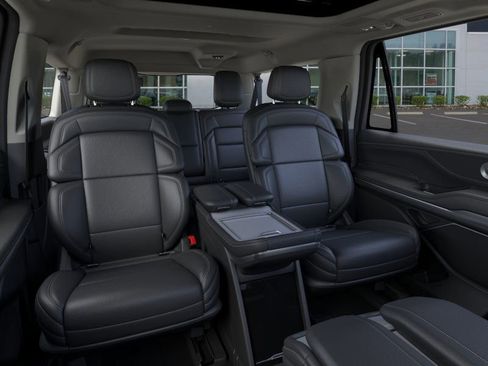New 2025 Lincoln Navigator L Reserve image 11