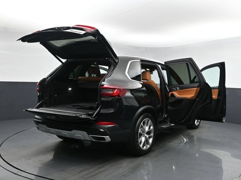 Used 2021 BMW X5 xDrive40i w/ Premium Package AWD/4WD image 28