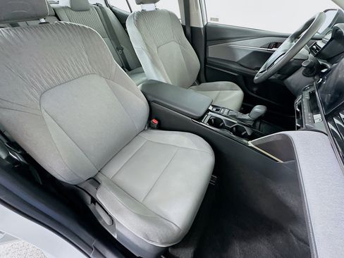 Used 2025 Toyota Camry LE w/ Convenience Package image 31