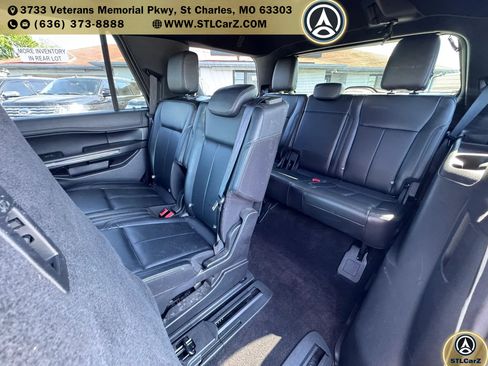 Used 2019 Ford Expedition XLT w/ Equipment Group 202A AWD/4WD image 12