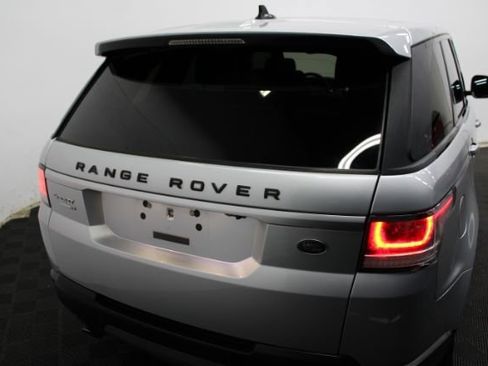 Used 2016 Land Rover Range Rover Sport SE image 7