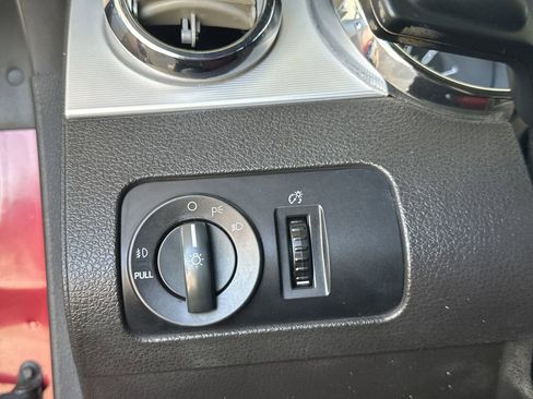 Used 2006 Ford Mustang GT Premium image 18