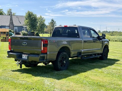 Used 2023 Ford F250 XL w/ STX Appearance Package AWD/4WD image 3