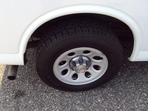 Used 2013 Chevrolet Express 1500 LT w/ LT Preferred Equipment Group image 29