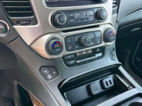 Used 2019 GMC Yukon Denali w/ Denali Ultimate Package AWD/4WD image 35
