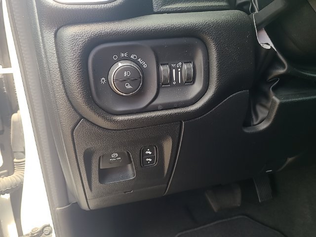 Used 2023 RAM 1500 Laramie AWD/4WD image 14