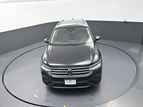 Used 2023 Volkswagen Tiguan SE FWD image 25