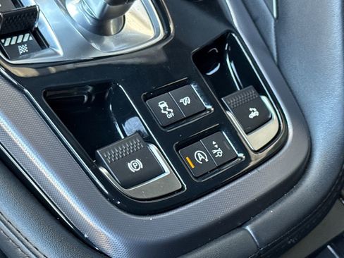 Used 2019 Jaguar F-TYPE Convertible RWD image 22