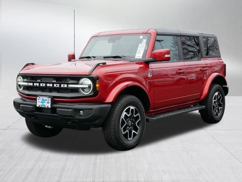 Used 2022 Ford Bronco Outer Banks image 3