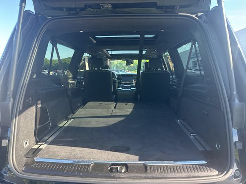 Used 2024 Jeep Grand Wagoneer L Series II w/ Quick Order Packagew 28T AWD/4WD image 15