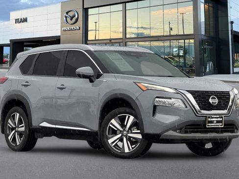 Used 2021 Nissan Rogue SL image 2