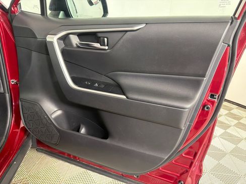 Used 2020 Toyota RAV4 XLE w/ Convenience Package AWD/4WD image 15