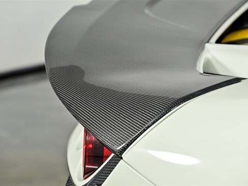Used 2022 Ferrari F8 Tributo RWD image 12