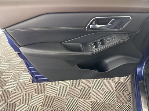 Used 2021 Nissan Rogue SL w/ Premium Package image 23