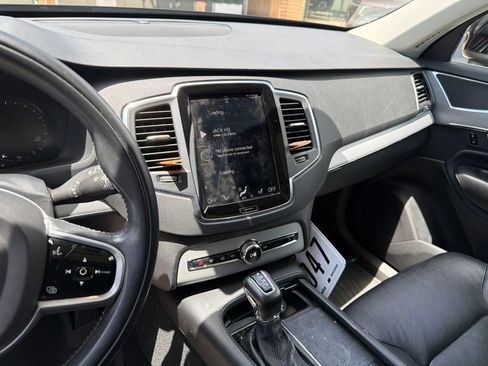 Used 2021 Volvo XC90 T5 Momentum w/ Climate Package FWD image 7