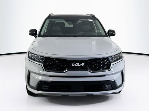 Used 2023 Kia Sorento SX image 2