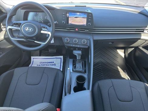 New 2025 Hyundai Elantra SE image 25