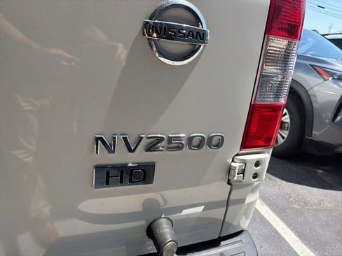 Used 2016 Nissan NV 2500 SV w/ Technology Package RWD image 4