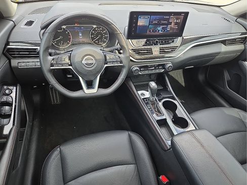 Used 2025 Nissan Altima 2.5 SR w/ SR Premium Package FWD image 11